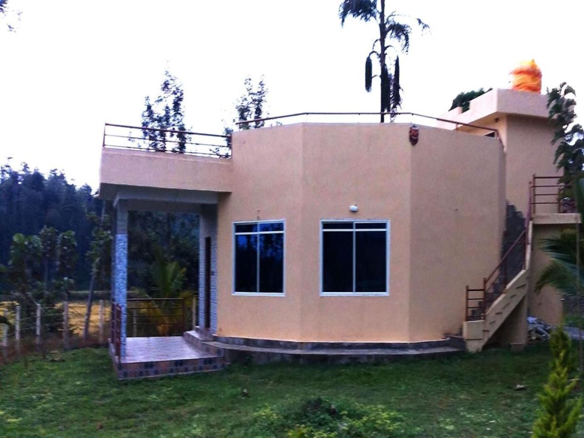 Cs County Resort Sakleshpur Esterno foto