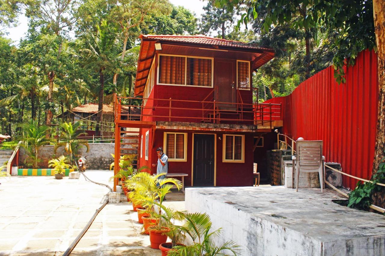 Cs County Resort Sakleshpur Esterno foto