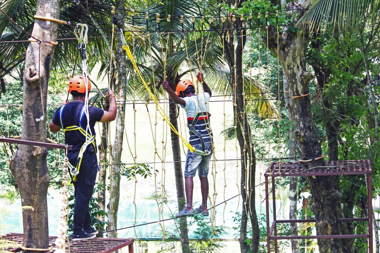 Cs County Resort Sakleshpur Esterno foto