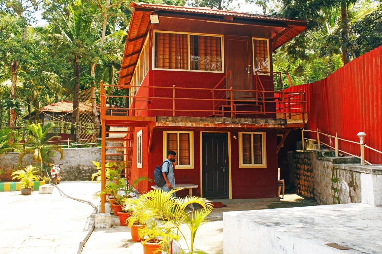 Cs County Resort Sakleshpur Esterno foto