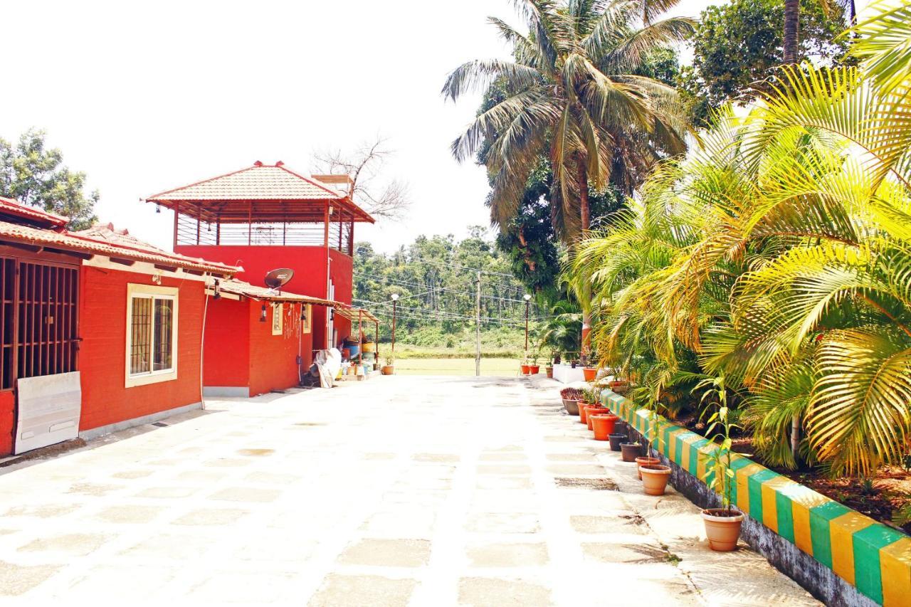 Cs County Resort Sakleshpur Esterno foto