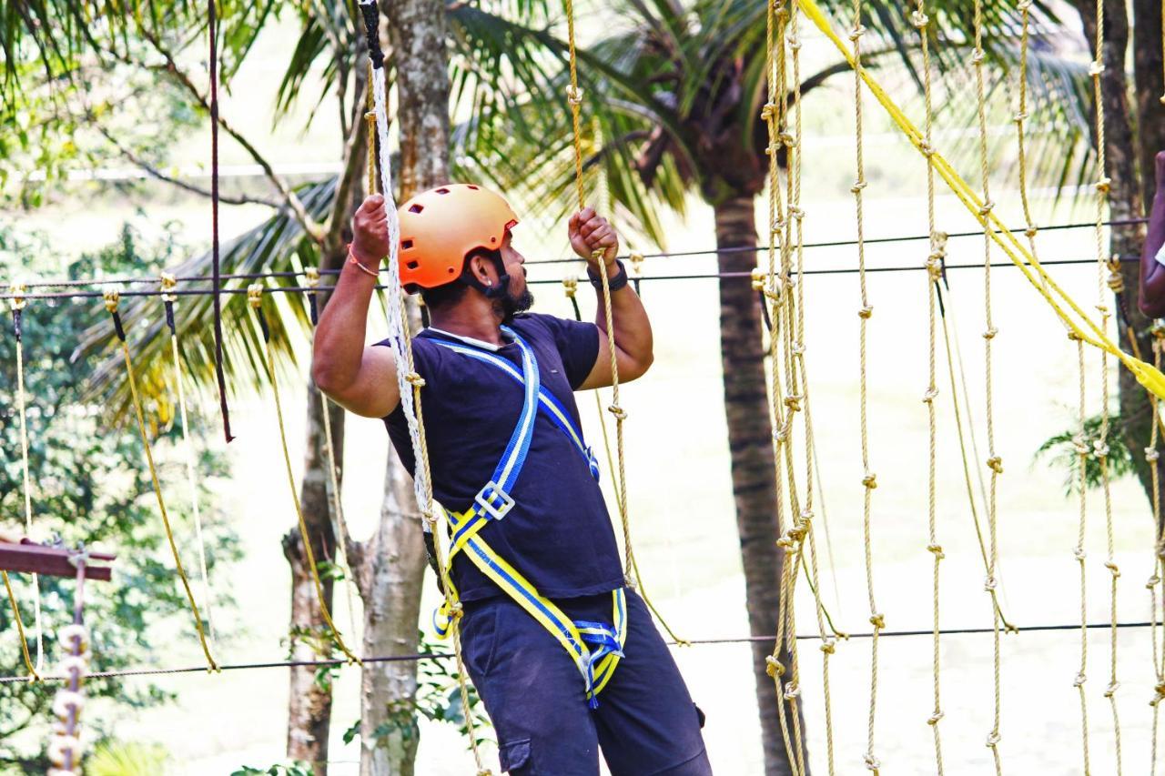 Cs County Resort Sakleshpur Esterno foto